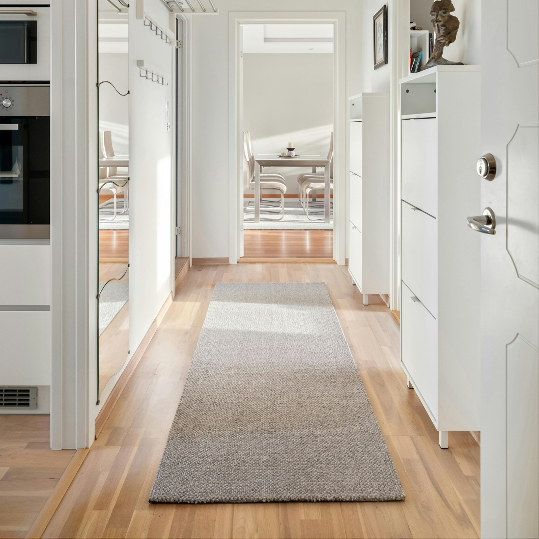 22 runner rug in hallway